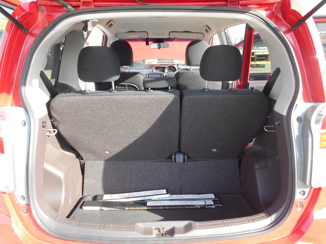 Toyota SPADE 2017-03 28884-13