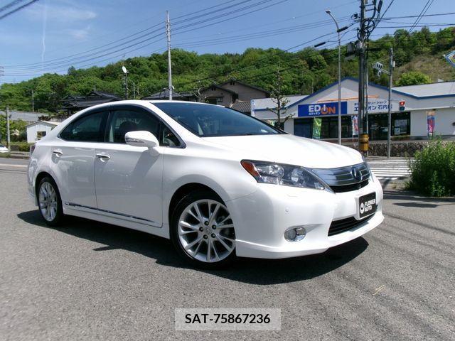 Lexus HS 2010-07 275372-3