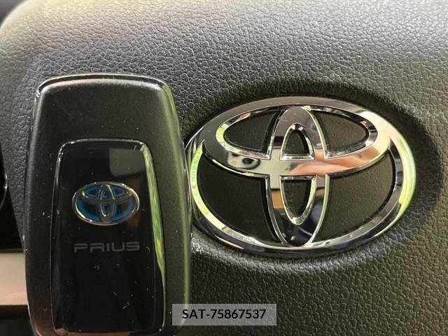 Toyota PRIUS 2016-05 204749-3