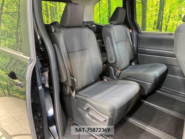 Toyota NOAH 2023-04 206014-7