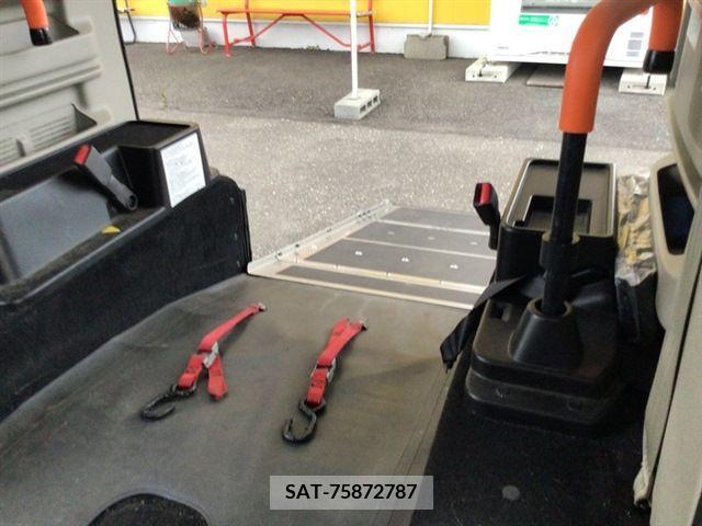 Nissan CLIPPER RIO 2019-05 302238-18