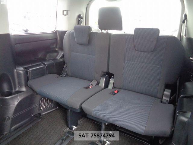 Toyota VOXY 2017-10 214287-6