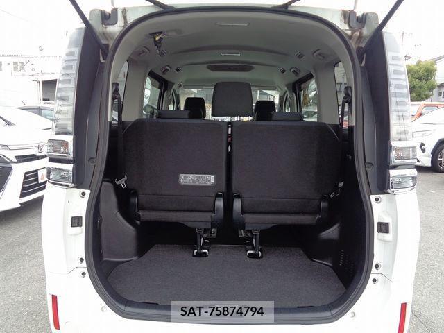 Toyota VOXY 2017-10 214287-7