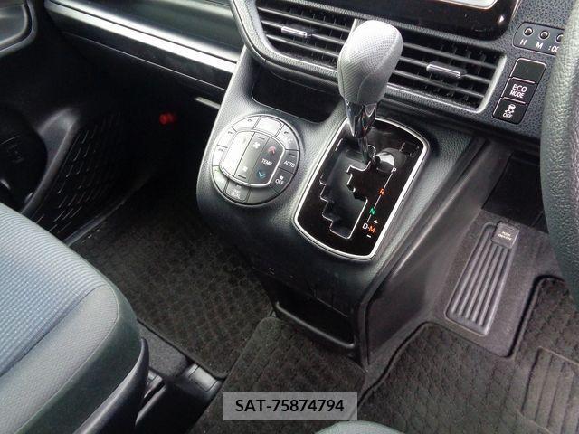 Toyota VOXY 2017-10 214287-14