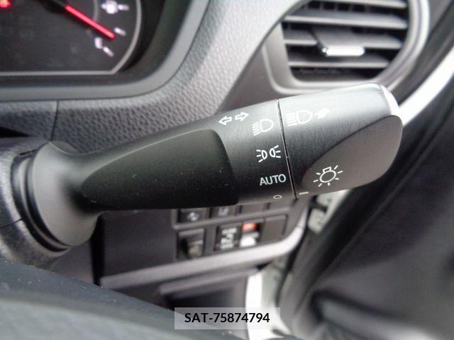 Toyota VOXY 2017-10 214287-19