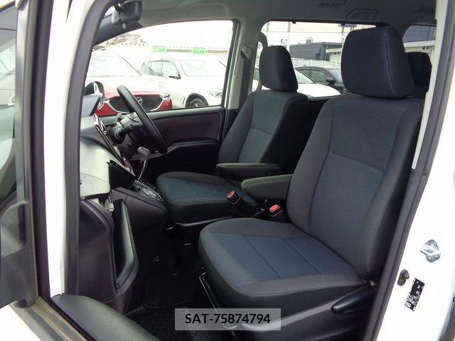 Toyota VOXY 2017-10 214287-4