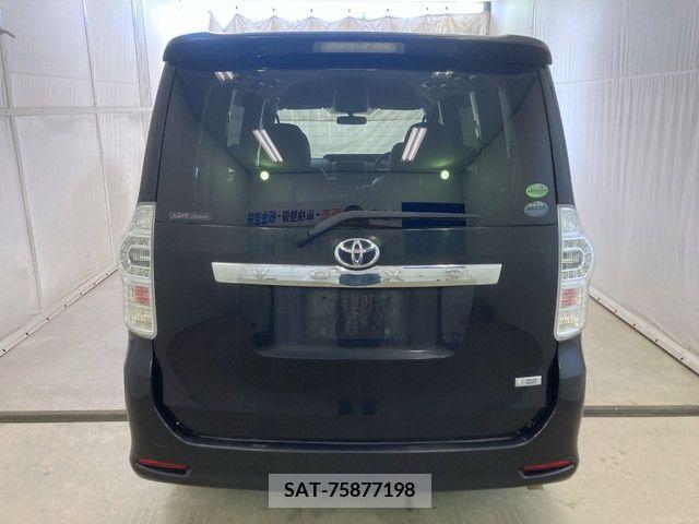 Toyota VOXY 2013-09 289004-6