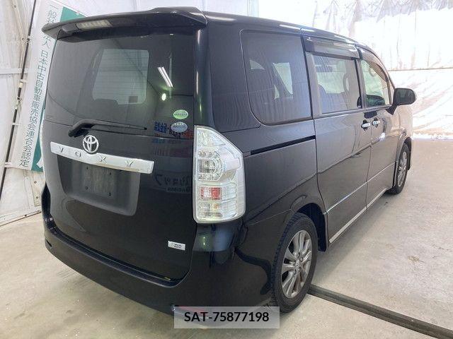 Toyota VOXY 2013-09 289004-4