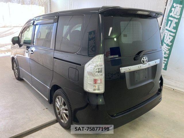 Toyota VOXY 2013-09 289004-2