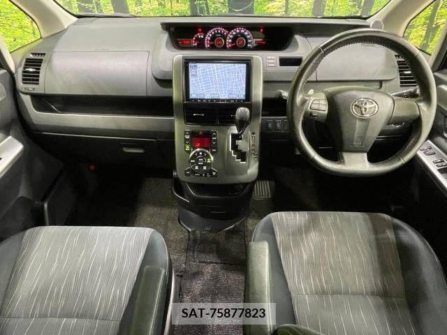 Toyota VOXY 2012-01 289171-1