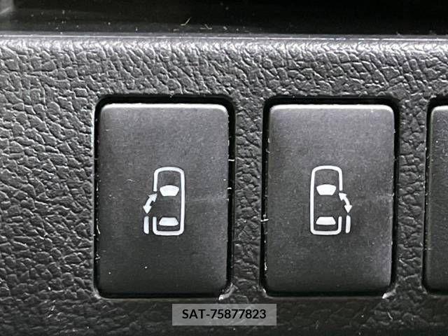 Toyota VOXY 2012-01 289171-5