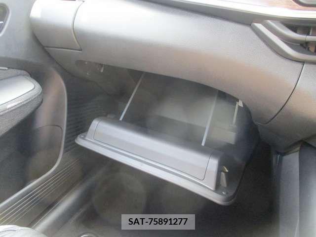Nissan AURA 2023-09 261494-10