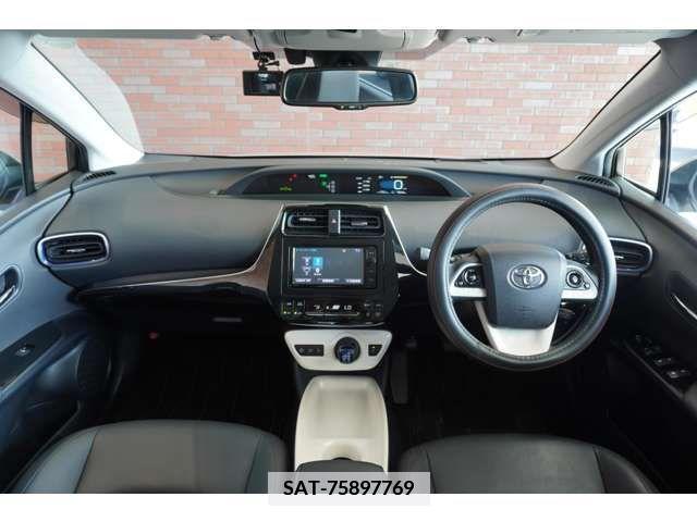 Toyota PRIUS 2016-06 366355-5