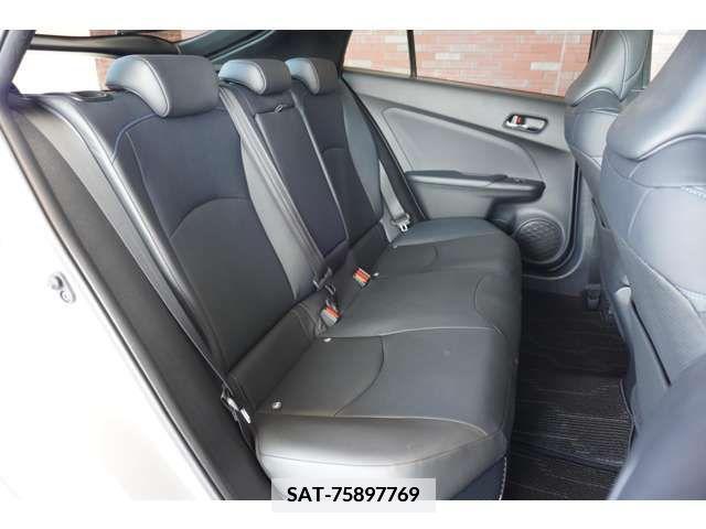 Toyota PRIUS 2016-06 366355-7