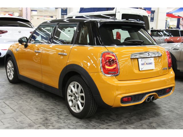 Bmw MINI 2015-06 6006-24