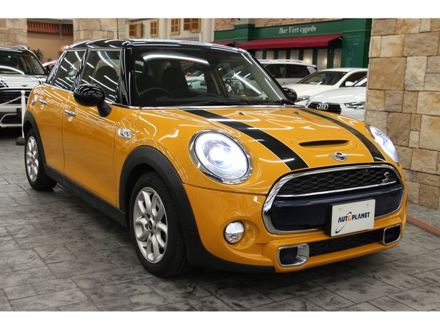Bmw MINI 2015-06 6006-23