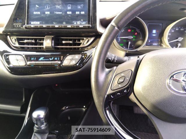 Toyota C-HR 2017-05 217712-12