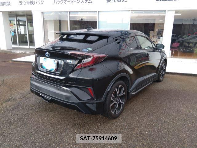 Toyota C-HR 2017-05 217712-2