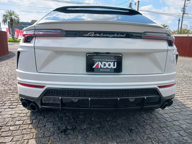 Lamborghini URUS 2023-02 12203-7