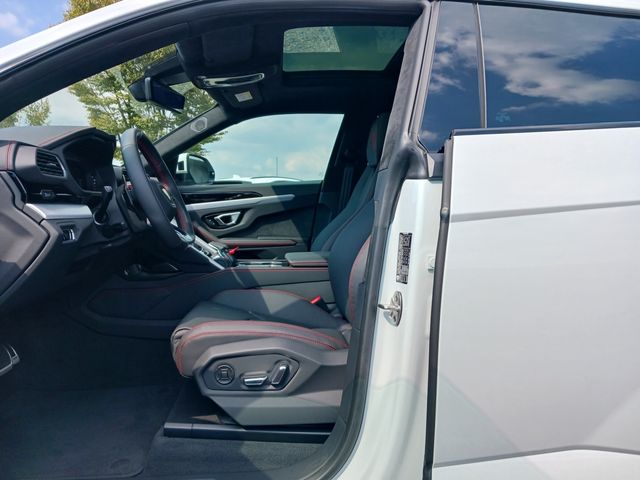 Lamborghini URUS 2023-02 12203-11