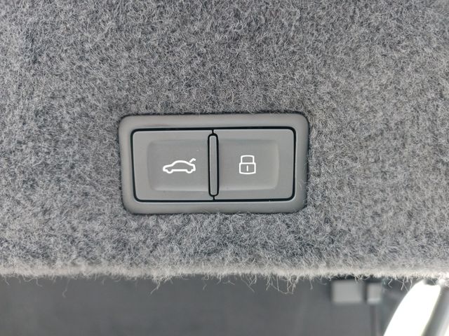 Lamborghini URUS 2023-02 12203-27
