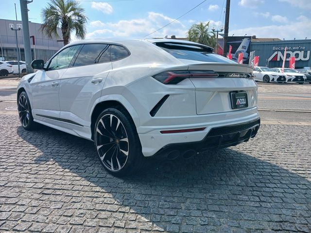 Lamborghini URUS 2023-02 12203-2