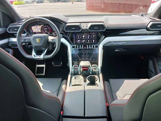 Lamborghini URUS 2023-02 12203-10