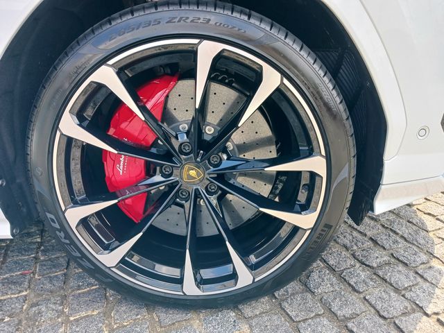 Lamborghini URUS 2023-02 12203-8