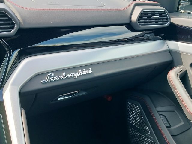 Lamborghini URUS 2023-02 12203-20