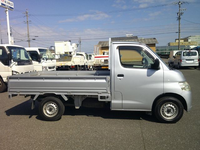 Toyota TOWNACE TRUCK 2011-04 674-4
