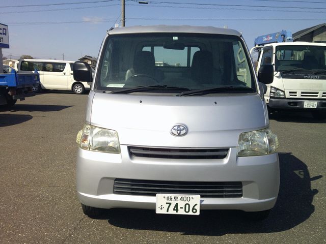 Toyota TOWNACE TRUCK 2011-04 674-1