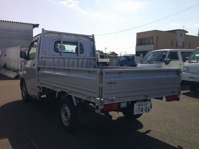 Toyota TOWNACE TRUCK 2011-04 674-3