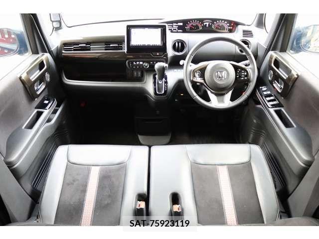 Honda N BOX CUSTOM 2019-04 280031-1