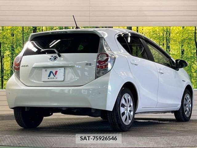 Toyota AQUA 2014-10 389321-17