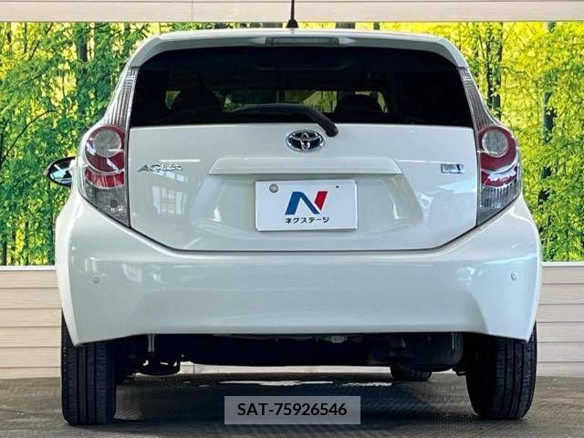 Toyota AQUA 2014-10 389321-15