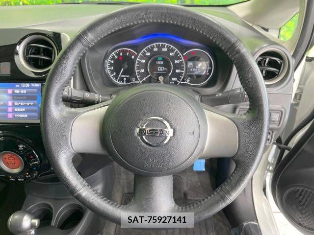 Nissan NOTE 2013-05 302306-8