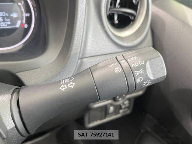 Nissan NOTE 2013-05 302306-6