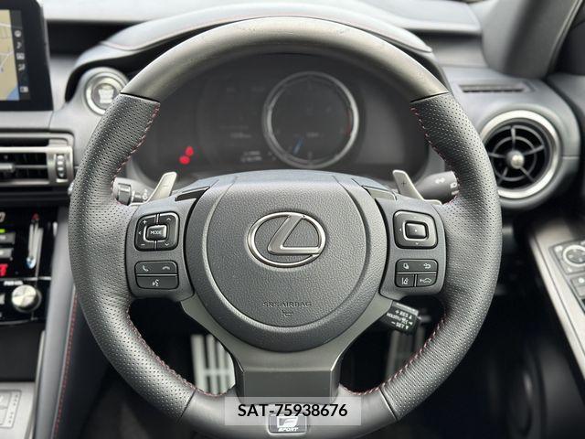 Lexus IS 2022-07 275772-10