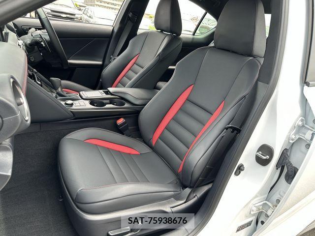 Lexus IS 2022-07 275772-15
