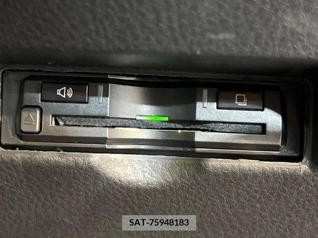 Toyota C-HR 2018-08 264540-5