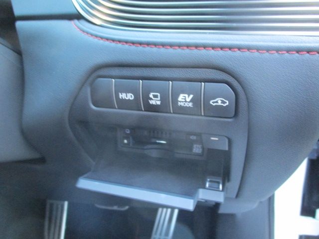 Lexus LS 2021-06 27582-19