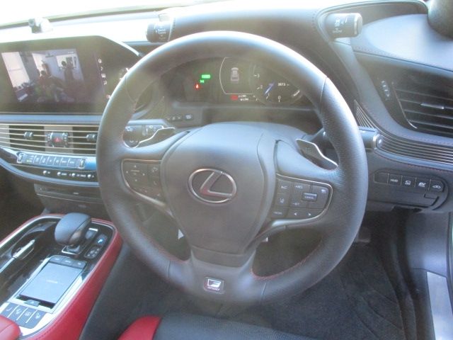 Lexus LS 2021-06 27582-20