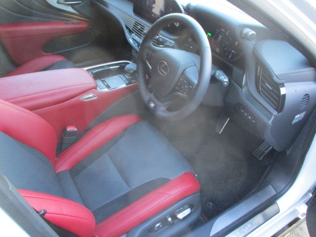 Lexus LS 2021-06 27582-1