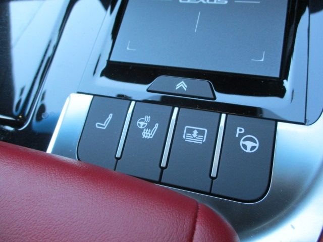 Lexus LS 2021-06 27582-22