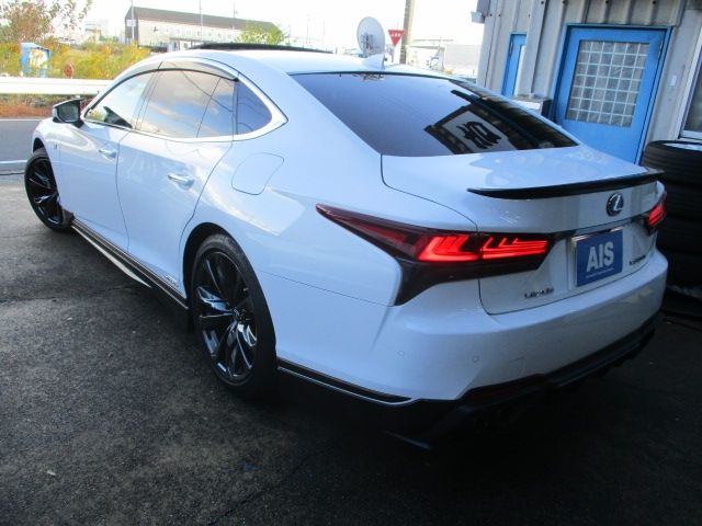 Lexus LS 2021-06 27582-2