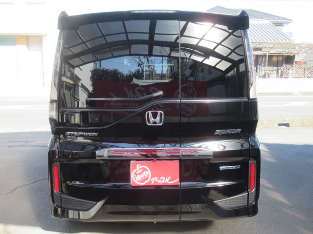 Honda e 2019-06 186680-4
