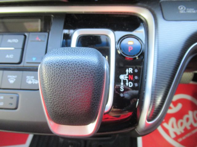 Honda e 2019-06 186680-22