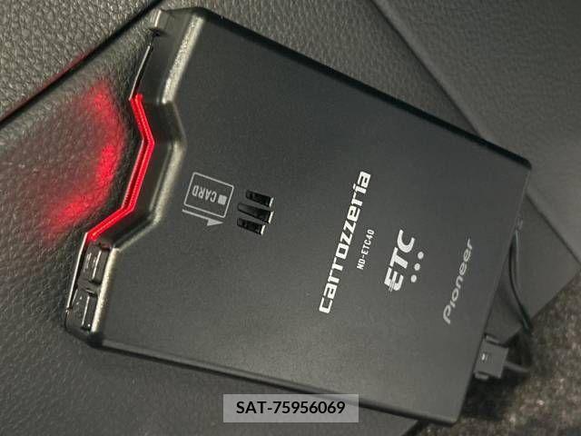 Toyota COROLLA CROSS 2023-04 264667-5