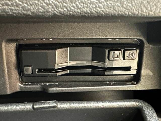 Nissan SERENA 2016-10 187431-15
