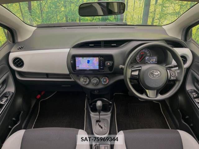 Toyota VITZ 2015-07 370144-1